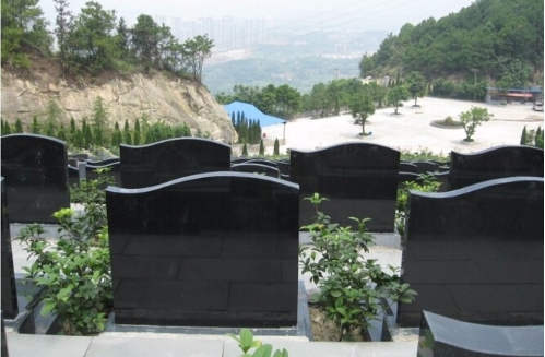 金山陵园24小时服务热线:400-166-8919